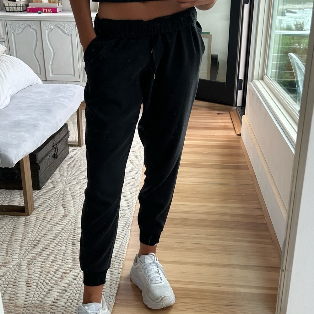 Lululemon Stretch High-Rise Jogger